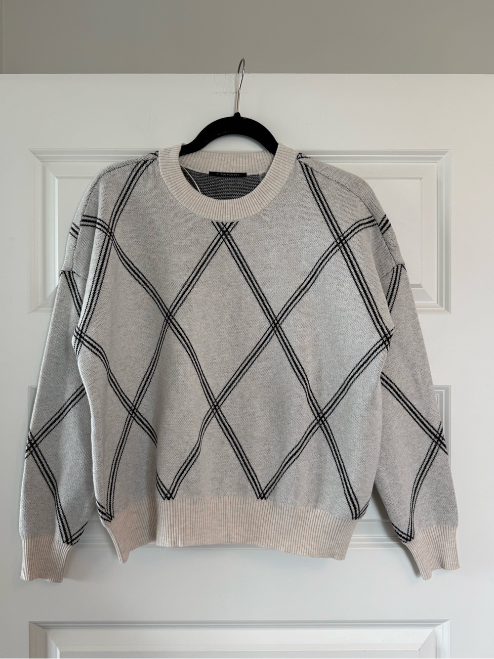 NWOT Tahari Crewneck Sweater
